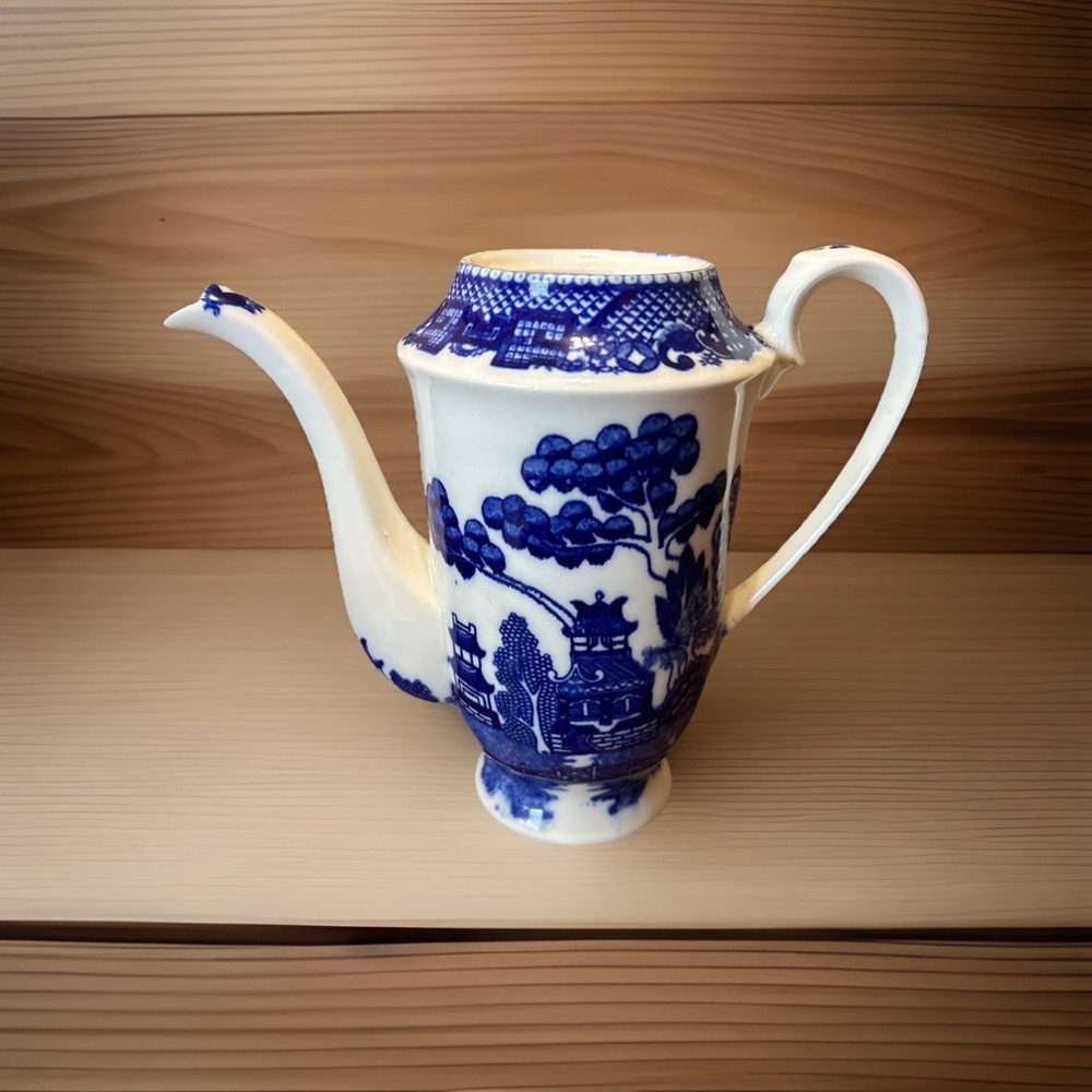 Vintage Blue Willow Tea Coffee Pot 7.5" Broken Lid Japan Blue white - Picture 4 of 9